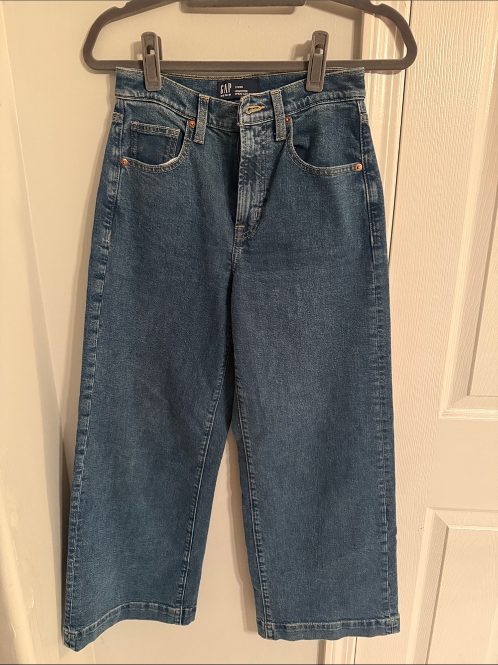 GAP High Rise Wide Leg Crop Jeans Size 2/26R Medium Wash